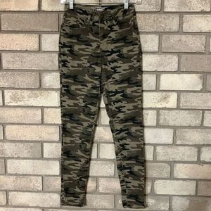 3for$20 camo jeans size 3 junior skinny